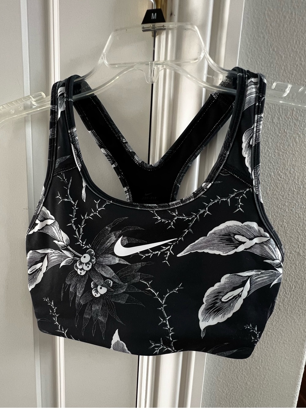 Women’s Medium Black and White Low Impact Nike Sports Bra